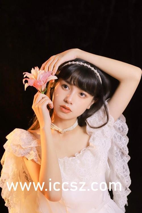 qq瓜群 黑料 爆黑料和曝黑料的用法,黑料、爆黑料与曝黑料，揭秘网络舆论背后的真相